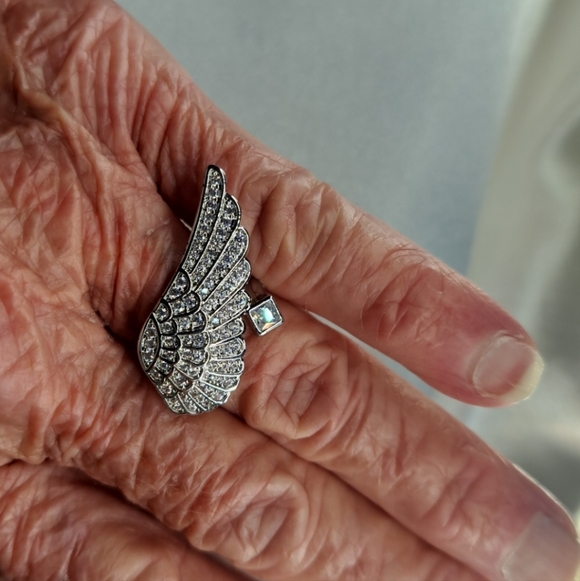 GORGOUS,ANGEL 1/2 WING  Ring - Picture 5 of 5